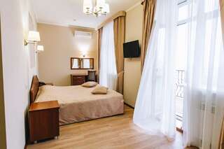 Парк-Отель Вишневая Гора Саратов Улучшенный двухместный номер с 1 кроватью и диваном-1